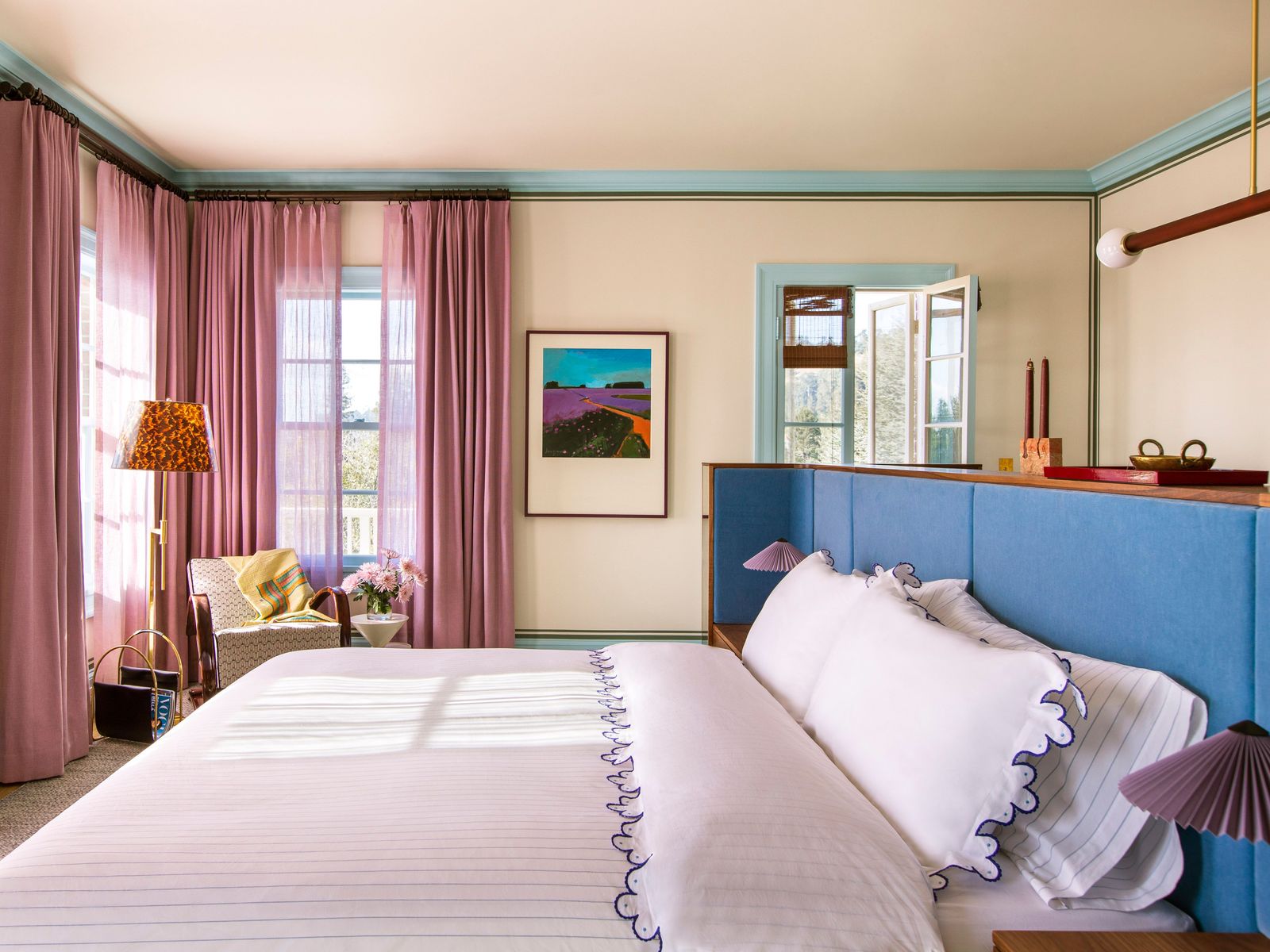 The Best Scalloped Bedding to Romanticize Your Bedscape