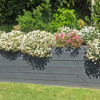 61 Retaining Wall Ideas That Will Elevate Your Landscaping