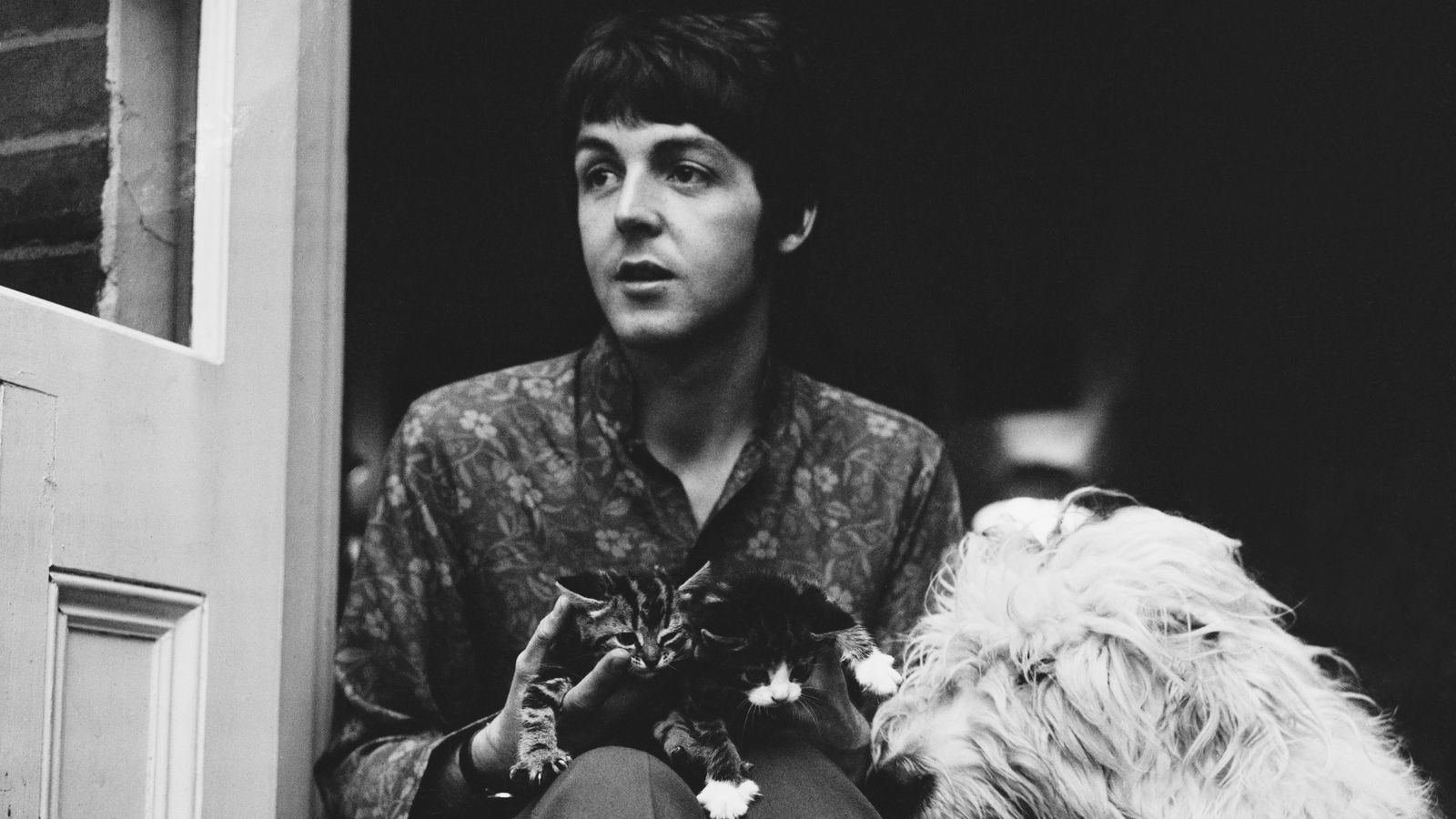 The Beatles Behind the Scenes: 15 Photos of Paul McCartney, John Lennon, George Harrison, and Ringo Starr at Home