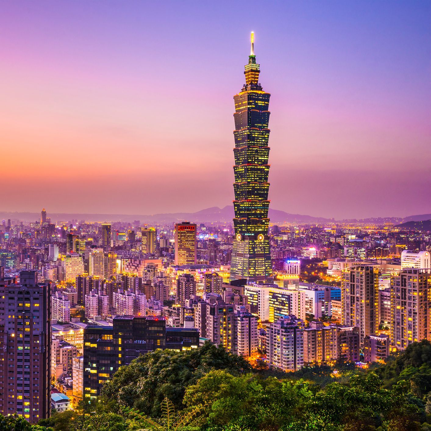 See the 15 Tallest Buildings in the World