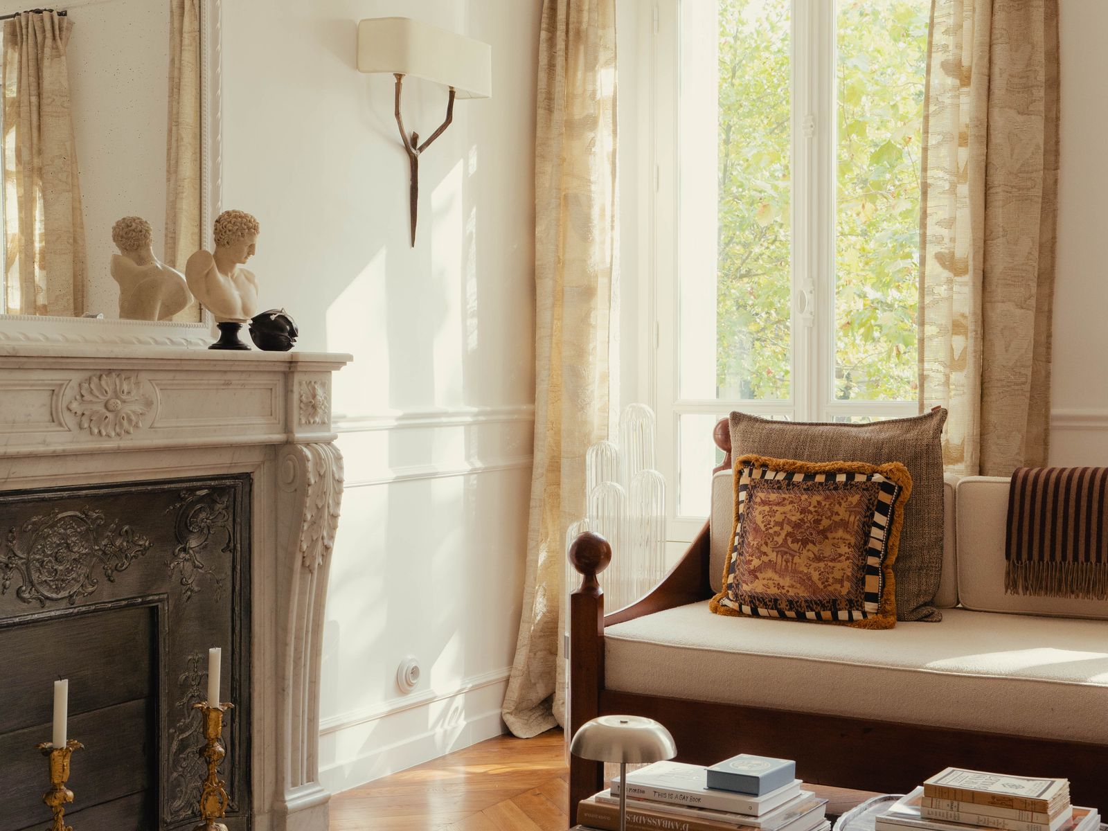 A 624-Square-Foot Apartment in Paris Where Les Invalides Steals the Show